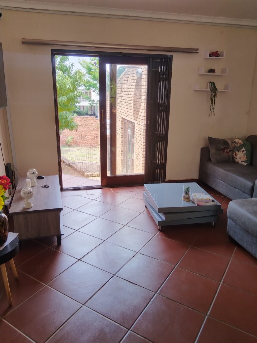 5 Bedroom Property for Sale in Schoemansville North West